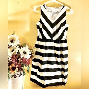 Loft dress size 0P with pockets